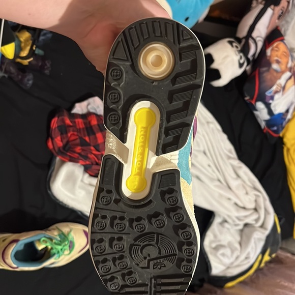 Brand new Gucci adidas tennis shoes only worn twice - Picture 8 of 8